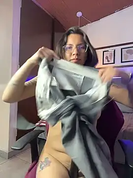 karlamorris_ live