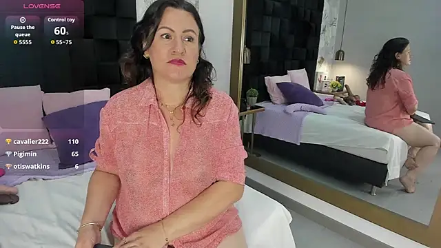 CharlotteG_ live