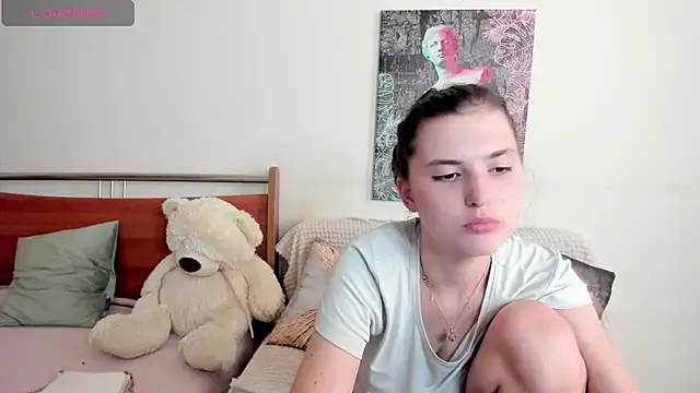 Kira_Devi live