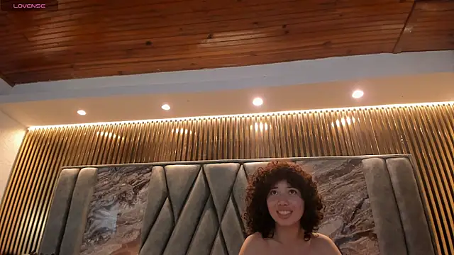Chloe_and_Violeta live