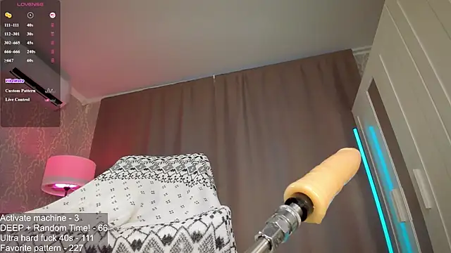 Juicy_Vikki live