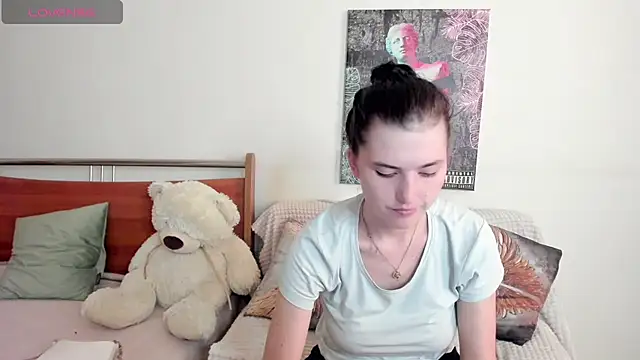 Kira_Devi live
