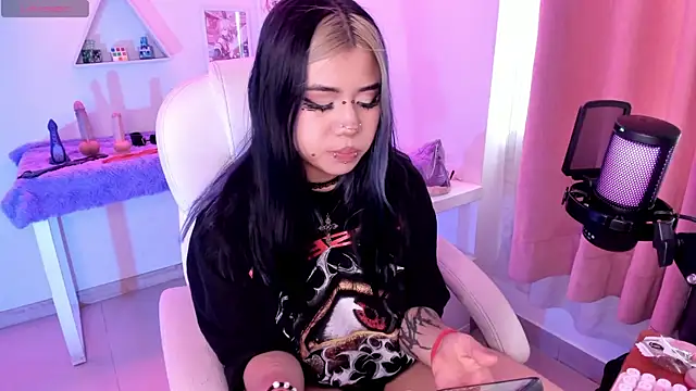 pinkk_deemon live