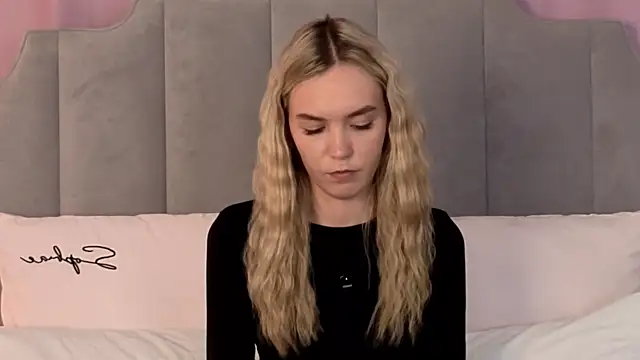 NikkiRyx live