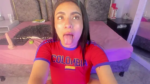 HannahCooper_ live