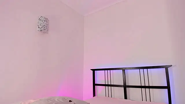 Flora_Meooww live