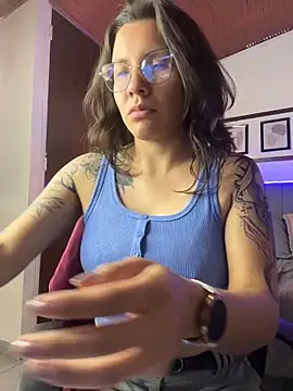 karlamorris_ live