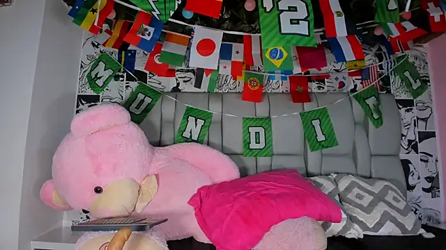 LucyRosse live