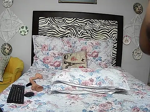 CurvyDesire01 live
