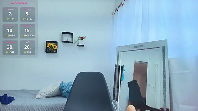 Sophie_Tyler live