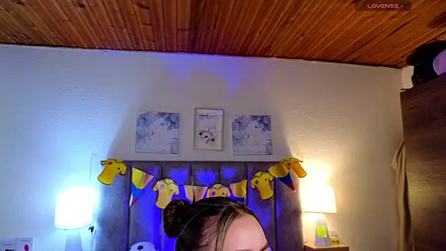 Victoria_Hils live