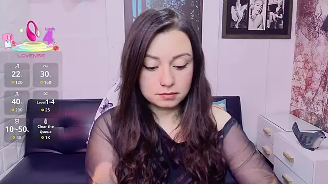 Eva_Roussell live