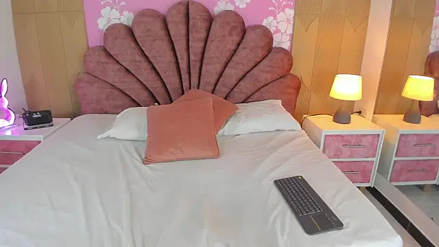 Sara_colyn live