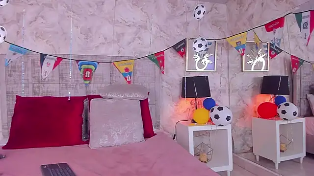 nathalymooree live