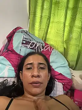 paolaqueenxx live