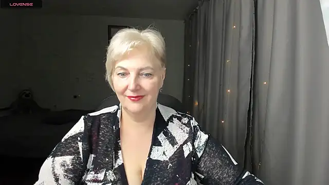 Mary-Leee live