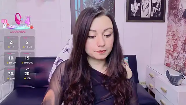 Eva_Roussell live