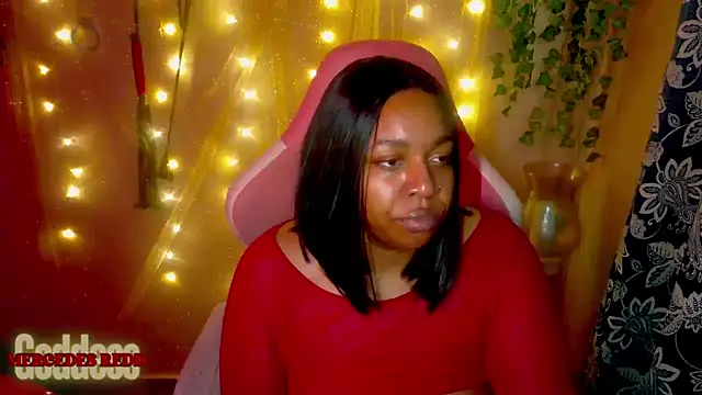 MercedesRedd live