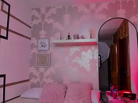 Emma_Thompssonn live