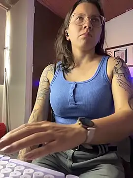 karlamorris_ live