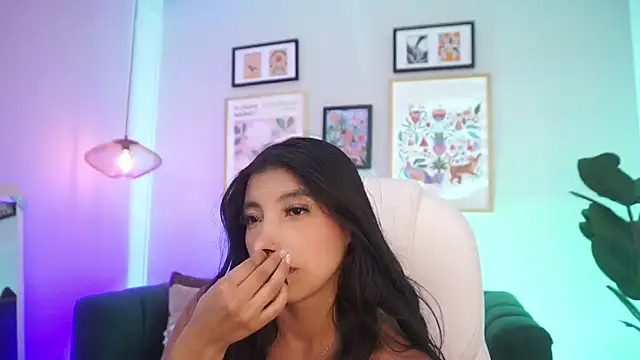 Tiffany_Low live