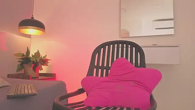 AllisonRoberts_ live