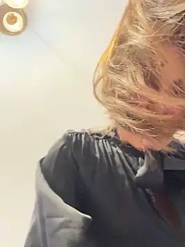 Evelyn_Anya live