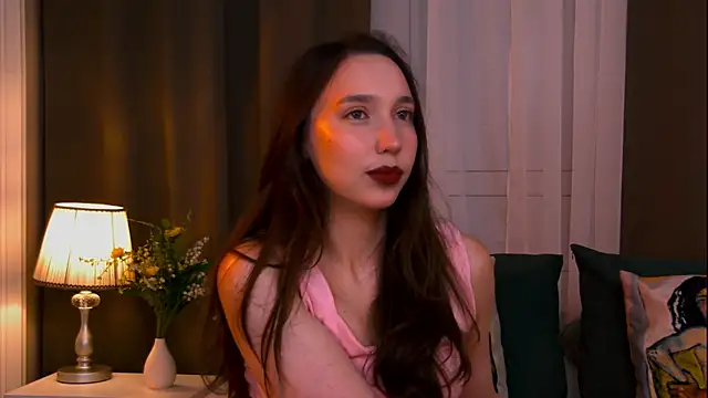 Suzaneey live