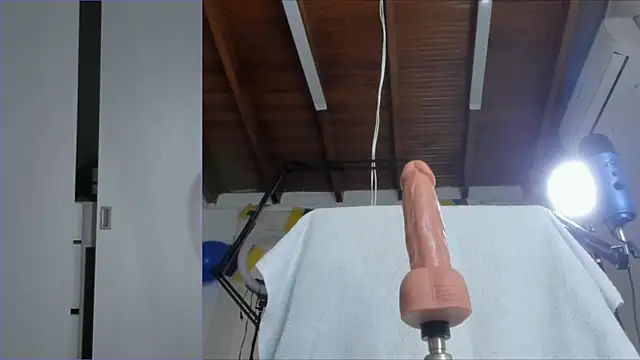 Lucy_carter_ live