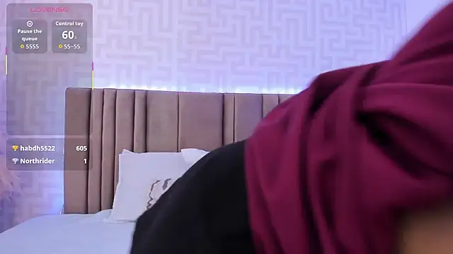 naishaa_ live