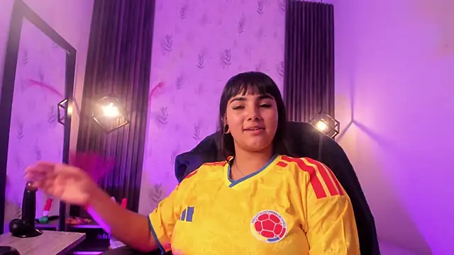 Bella_Raven live