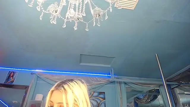 ADRIANNA_FOX live