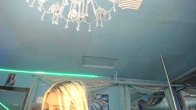 ADRIANNA_FOX live