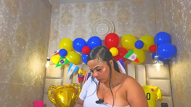 EmilyQueen3x live