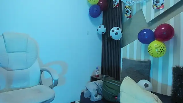 MadisonYoung000 live