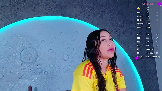 ReinaChloe live