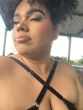 SunniieeFrequency live