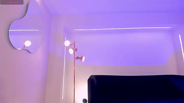 BellaConnorX live