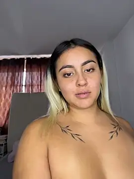 Elina_Hills live