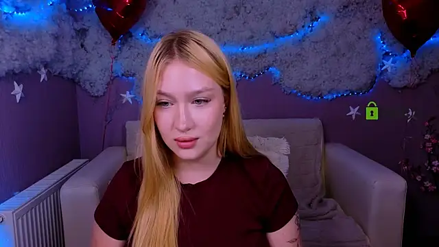 playful_sophie live