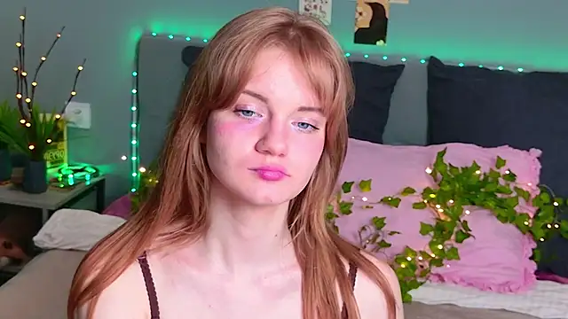 ElfieWhite live