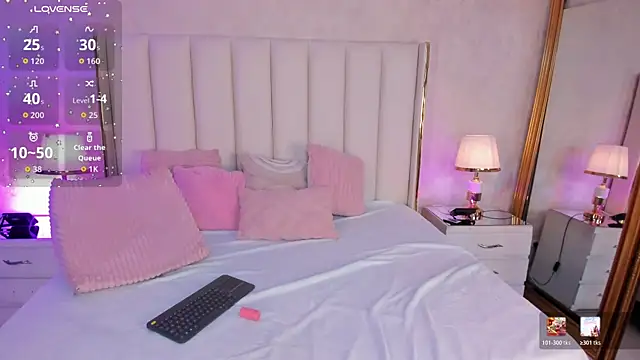 KaylaDavies live