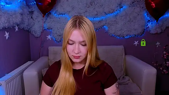 playful_sophie live