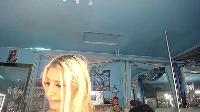 ADRIANNA_FOX live