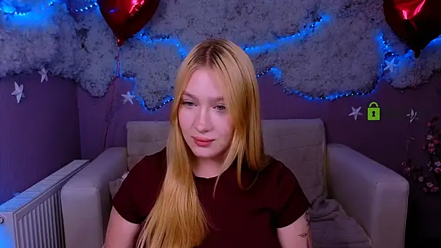 playful_sophie live
