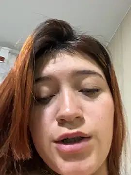 Karina_Leon live