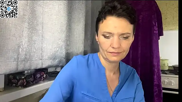 HotMamaQueen234 live