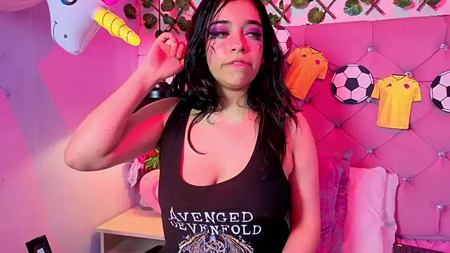 Kira-Berry live
