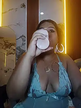 Bella_cross_v live