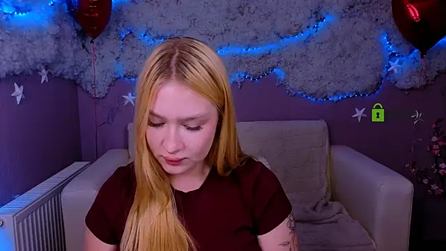 playful_sophie live